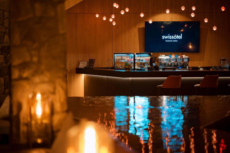 DAMIAN JASNA - G - Lobby