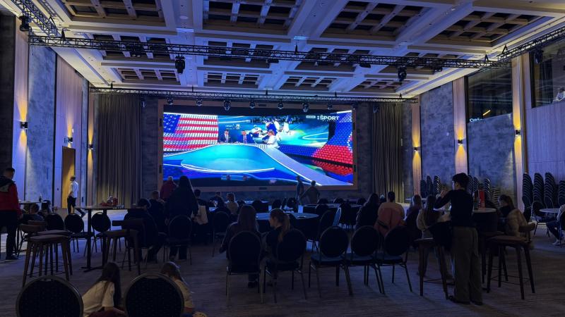 DAMIAN JASNA - G - Hotelové akcie