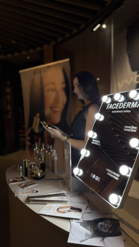 DAMIAN JASNA - G - Hotelové akcie