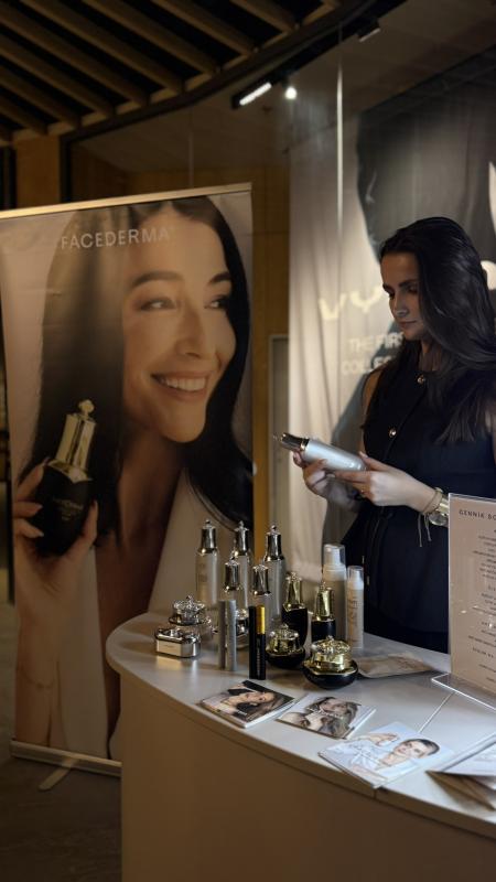 DAMIAN JASNA - G - Hotelové akcie