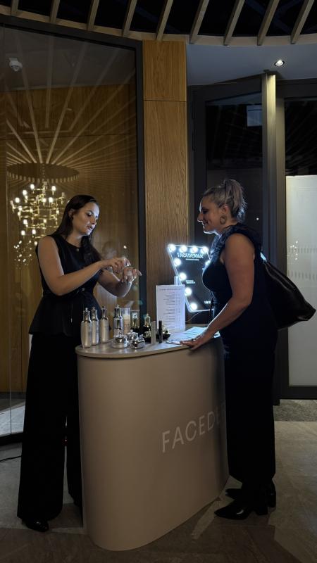 DAMIAN JASNA - G - Hotelové akcie