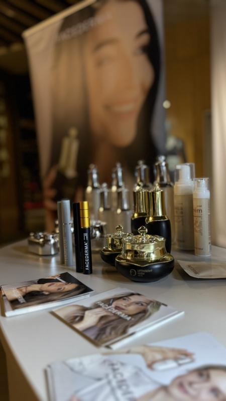 DAMIAN JASNA - G - Hotelové akcie