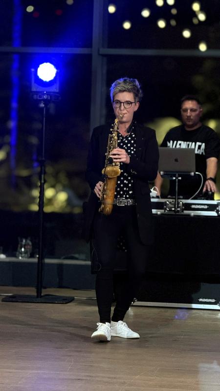 DAMIAN JASNA - G - Hotelové akcie