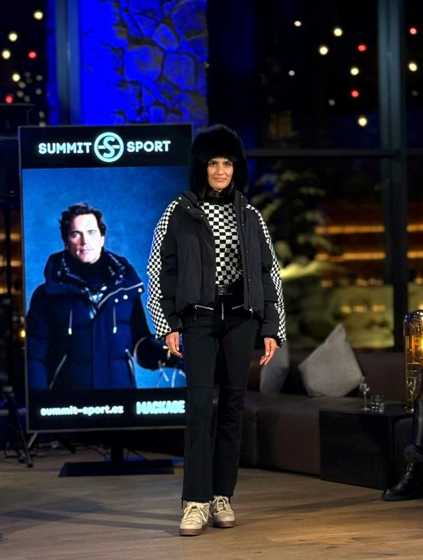 DAMIAN JASNA - G - Hotelové akcie