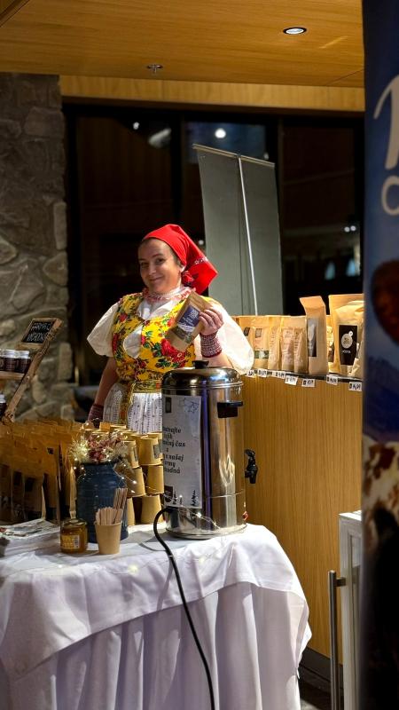 DAMIAN JASNA - G - Hotelové akcie