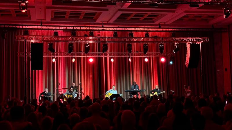 DAMIAN JASNA - G - Hotelové akcie