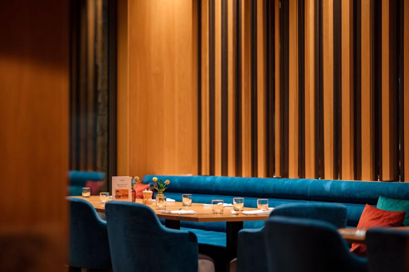 DAMIAN JASNA - G - The Quarter reštaurácia