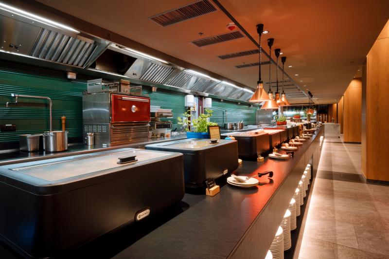 DAMIAN JASNA - G - The Quarter reštaurácia