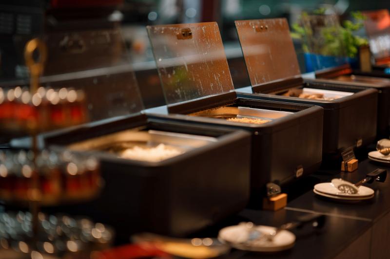 DAMIAN JASNA - G - The Quarter reštaurácia