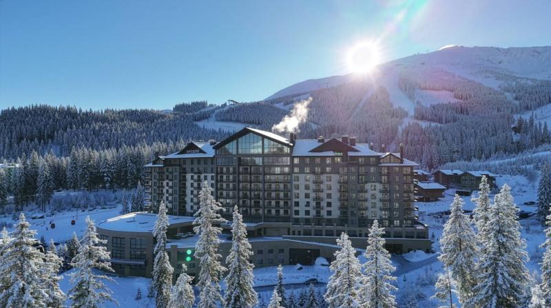 DAMIAN JASNA - O rezorte článok